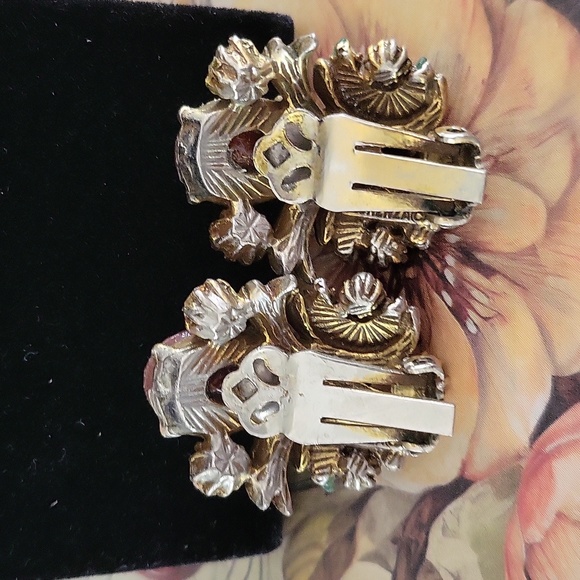 Vintage FLORENZA Clip Earrings - Picture 3 of 5